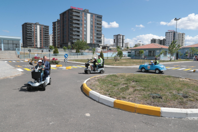 Çocuklara Güvenli Trafik Eğitimi Verildi