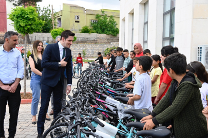 73 Öğrenciye Bisiklet Hediye Edildi