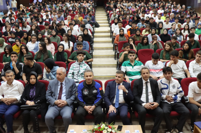 Astronot Gezeravcı, Şanlıurfa'da Öğrencilerle Buluştu