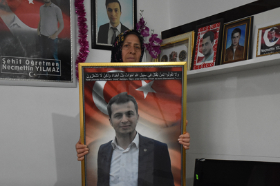 Necmettin Öğretmenin Annesinin Buruk Anneler Günü