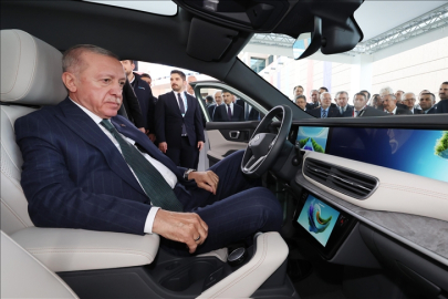 Cumhurbaşkanı Erdoğan, Togg'un Yeni Modelini İnceledi