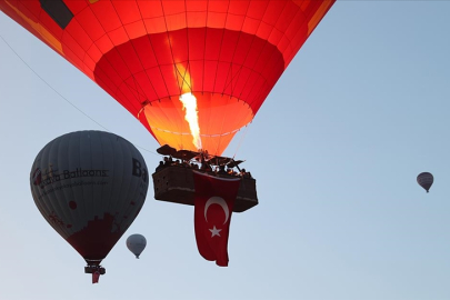 Balonlar Türk Bayrakları İle Uçuş Yaptılar