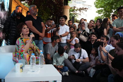 Hülya Koçyiğit, Şanlıurfa’da Sevenleriyle Buluştu
