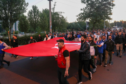 Diyarbakır'da "Fetih Yürüyüşü" Düzenlendi