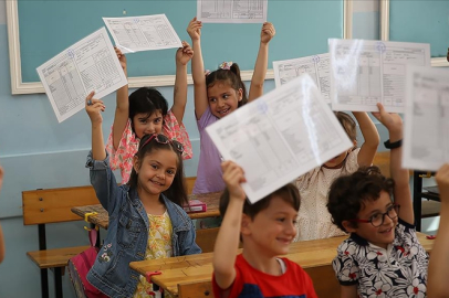 20 Milyon Öğrenci Karne Alacak