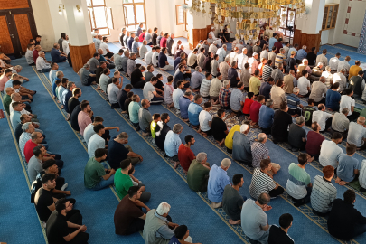 Urfa'da Bayram Namazı Coşkusu