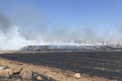 200 Ton Saman Kül Oldu
