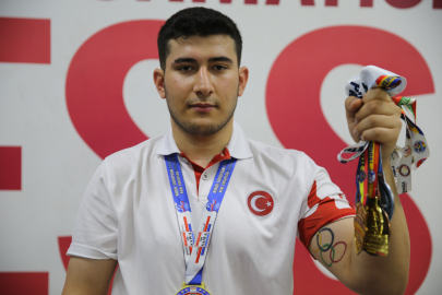 Gözünü Dünya Şampiyonluğuna Dikti