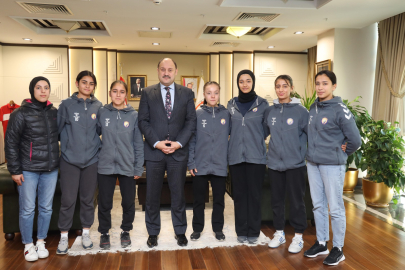 Gülpınar, Hentbolcuları Kabul Etti