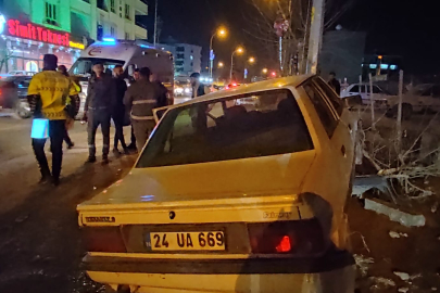 Direğe Çarpan Otomobilde 2 Yaralı