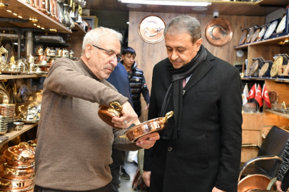 Valı̇ Hasan Şıldak, Esnafı Ziyaret Ettı̇