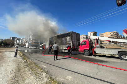 Şanlıurfa'da Kamyon Alev Aldı