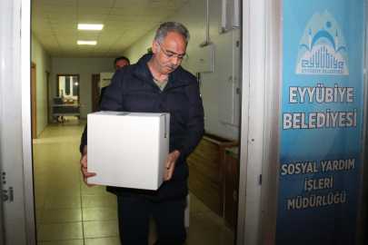 Eyyübiye’de Yardımlar Sürüyor