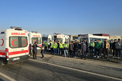 İşçi Servisleri Kaza Yaptı 18 Yaralı