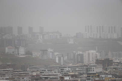 Şanlıurfa'da Toz Etkili Oluyor