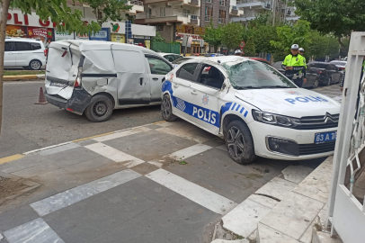 Kazada Biri Polis 2 Kişi Yaralandı
