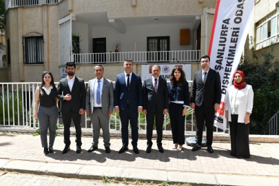 Sağlık Çalışanlarını Ziyaret Etti