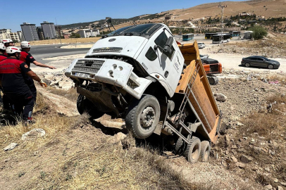 Sürücü Kepçe İle Kurtarıldı