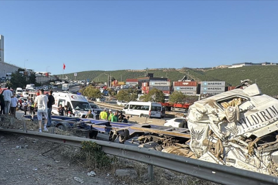 Zincirleme Kazada 5 Kişi Öldü