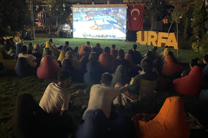 Urfa’da Dev Ekrandan Maç Keyfi