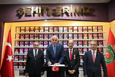 Bakan Ersoy’dan Gazilere Ziyaret