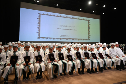 318 Hafızı Umreye Gönderiyor