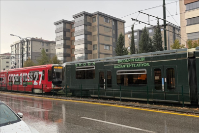 Tramvaya Yıldırım İsabet Etti
