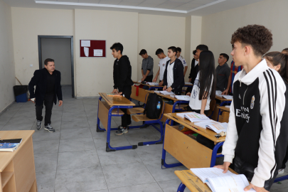 Bedensel Engelli Öğretmenin Azmi