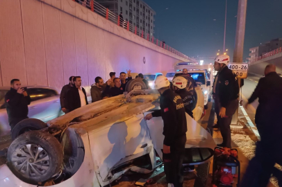 Devrilen Otomobilde 3 Kişi Yaralandı