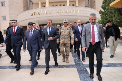 Vali Hasan Şıldak, Adliye Binasında