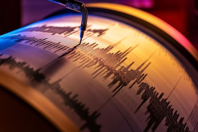 4,2 Büyüklüğünde Deprem Oldu