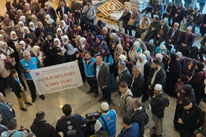 Umre Yolcuları Dualarla Uğurlandı