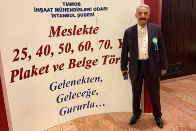Kırmızı, 50. Yıl Onur Belgesi Aldı