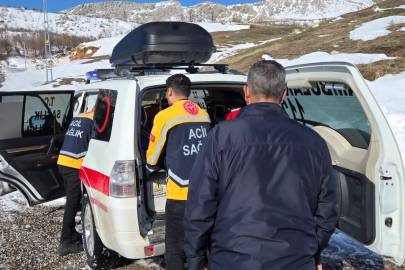 Ambulans Yolda Mahsur Kaldı