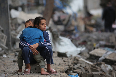 Gazze Şeridine Saldırılar Sürüyor