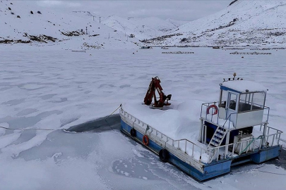 Adıyaman'da Baraj Tamamen Dondu
