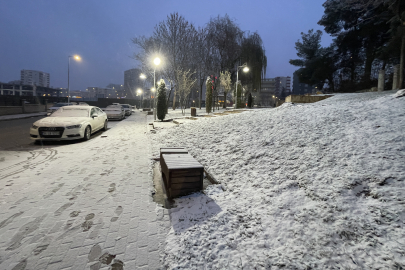 Şanlıurfa'da Kar Etkili Oluyor