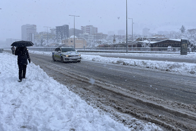 Kar Yağışı Etkisini Sürdürüyor