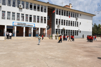 Öğrencilere Bisiklet Hediye Edildi