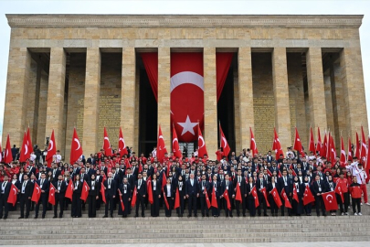 Anıtkabir'e Ziyaretçi Akını Yaşandı