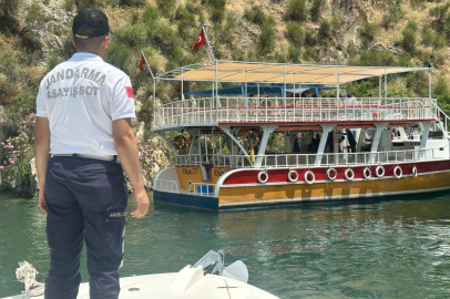 Teknedeki 40 Kişi Kurtarıldı