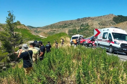 Uçuruma Yuvarlanan Araçta 5 Ölü
