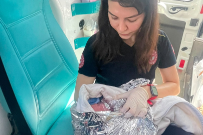 Urfa’da Ambulansta Doğum Yaptı