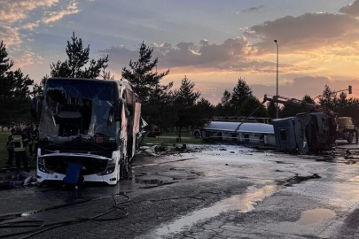 Otobüs Kazasında 35 Kişi Yaralandı
