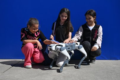 Robot Köpeğe İsot İsmi Verildi