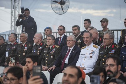 Bakan Güler, Gösterileri İzledi