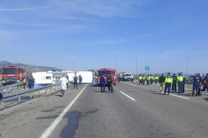 Kazada 11 Kişi Öldü, 27 Yaralı